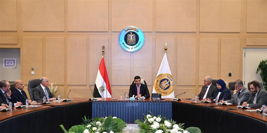 وزير الصناعة يبحث سبل مضاعفة صادرات الرخام والجرانيت إلى مليار دولار